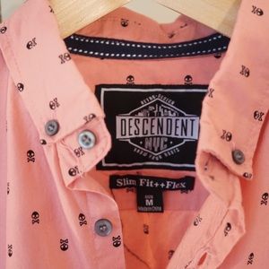 Salmon Skull shirt in amazing condition